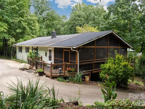 101 Guffey Mountain Rd, Fairview, NC 28730