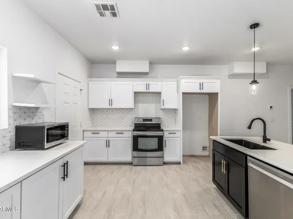 2532 E JONES Avenue, Phoenix, AZ 85040