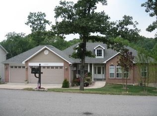 1525 Redbriar Dr, High Ridge, MO 63049
