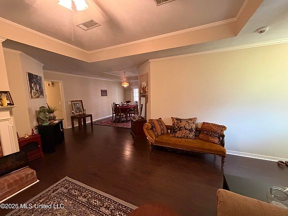 5th image of 490 Brookstone Dr