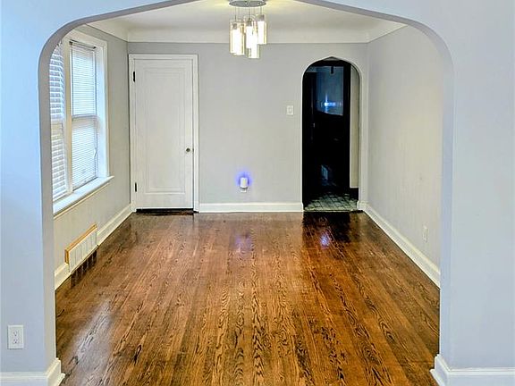 3rd image of 4606 Penrose St