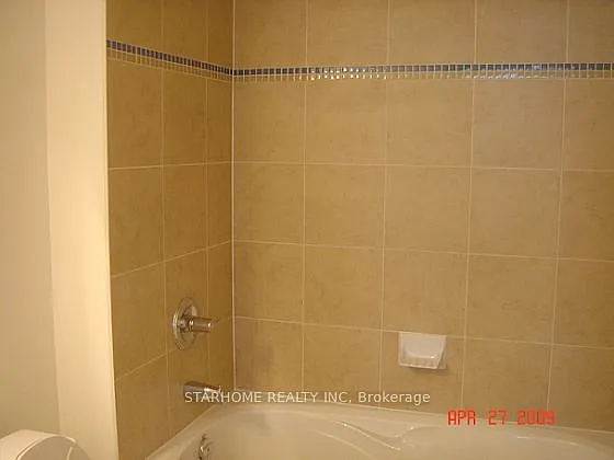 18 Harbour St #706 — Photo 6