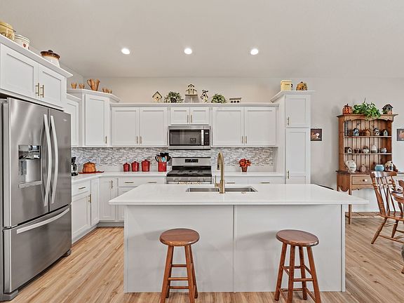 5th image of 457 N 3rd Ave #Na