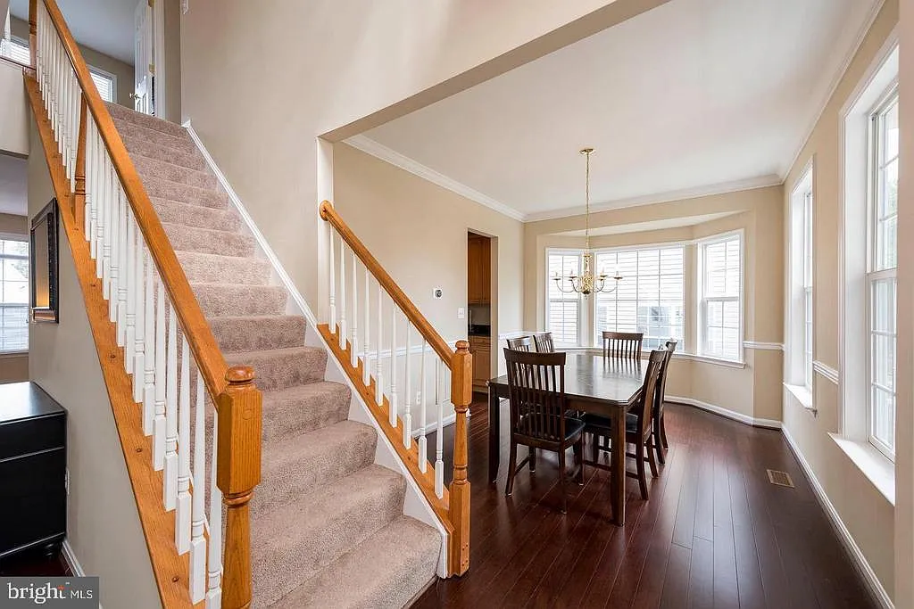 3 bed, 3.5 bath, 2993 sqft, $3,250 — Photo 4
