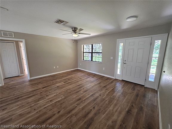 4th image of 1108 N Oak Ridge Dr