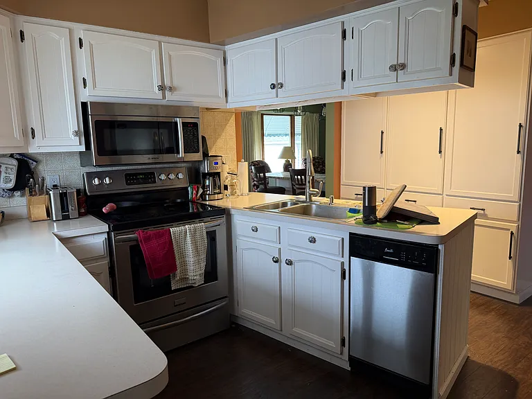 15983 Ashland Dr — Photo 8