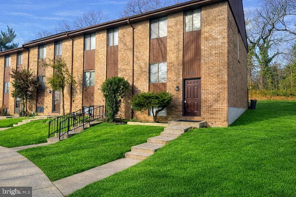 4 bed, 2.5 bath, 1188 sqft, $3,695 — Photo 1