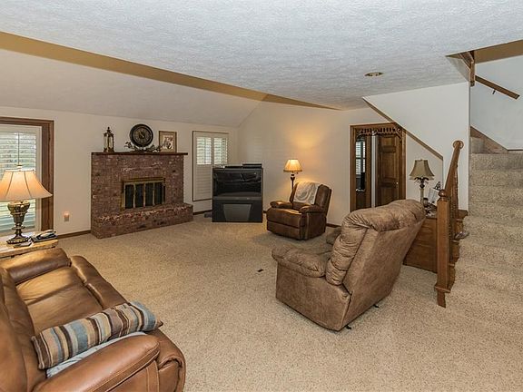 4th image of 1310 Sherwood Dr