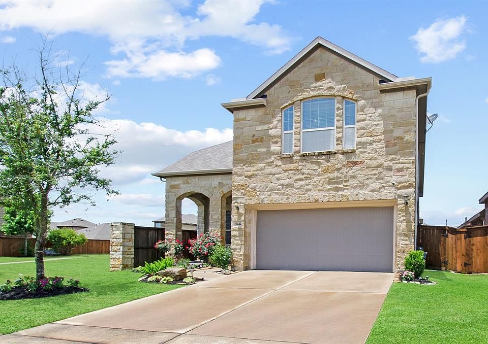 Beautiful Stone Elevation