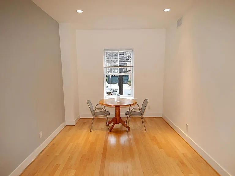 1930 New Hampshire Ave NW #13 — Photo 4
