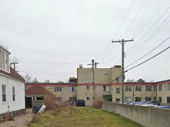 3828 Doremus St, Hamtramck, MI 48212