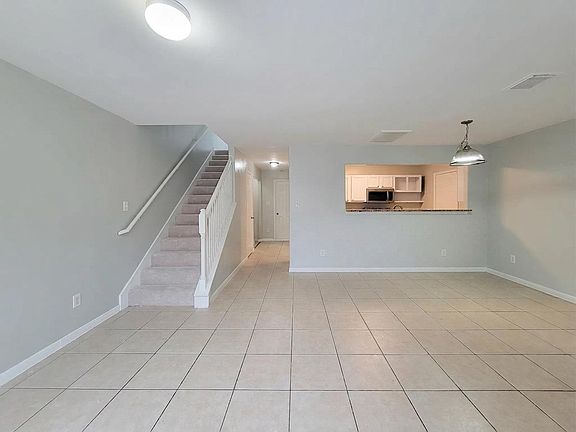 4th image of 3005 La Estancia Ln
