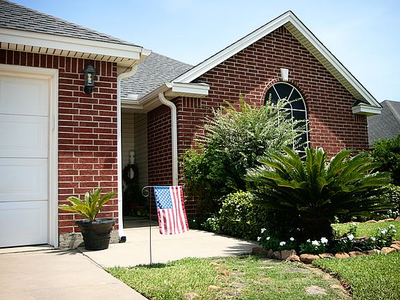 2nd image of 5220 Willowbend Ln