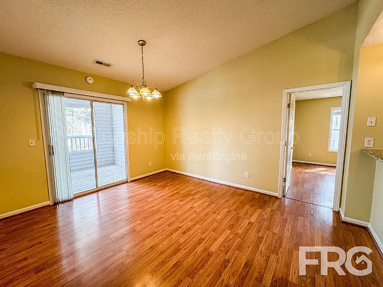 3306 Mulberry Ln #E — Photo 12