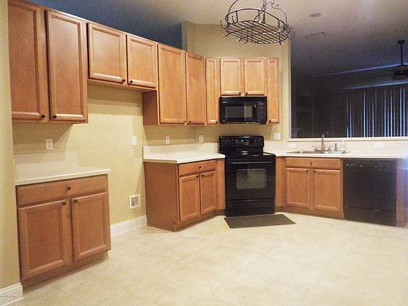 5th image of 380 Martin Lakes Dr W