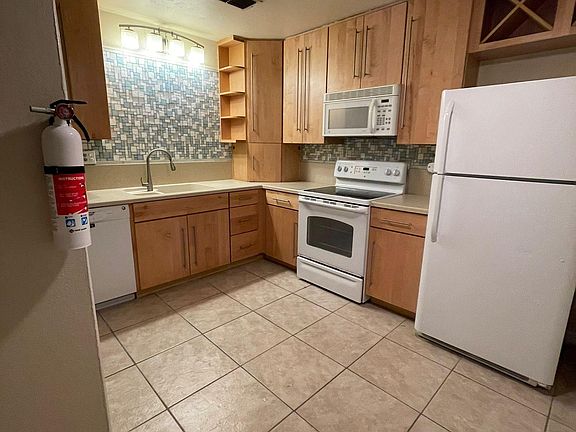 5th image of 130 Crown Point Cir #130