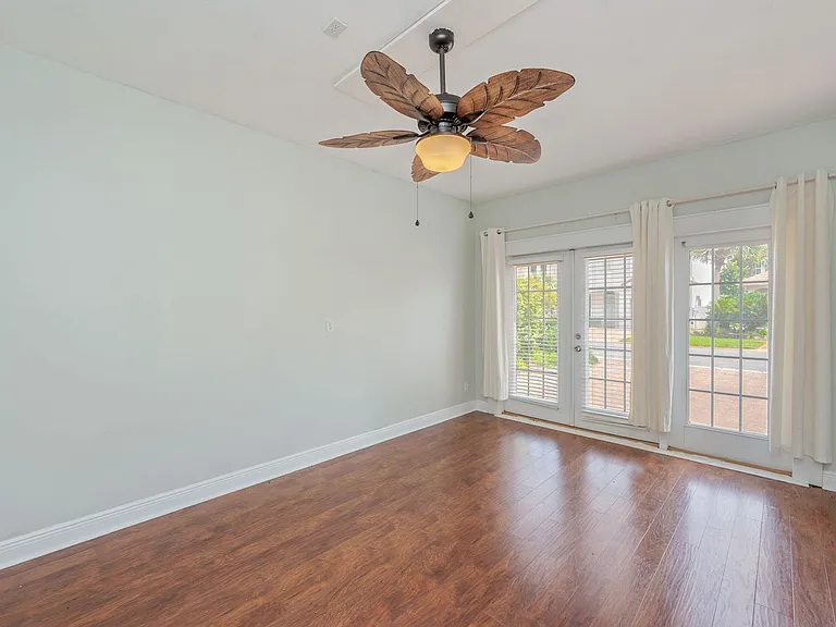 272 Calusa Blvd — Photo 16