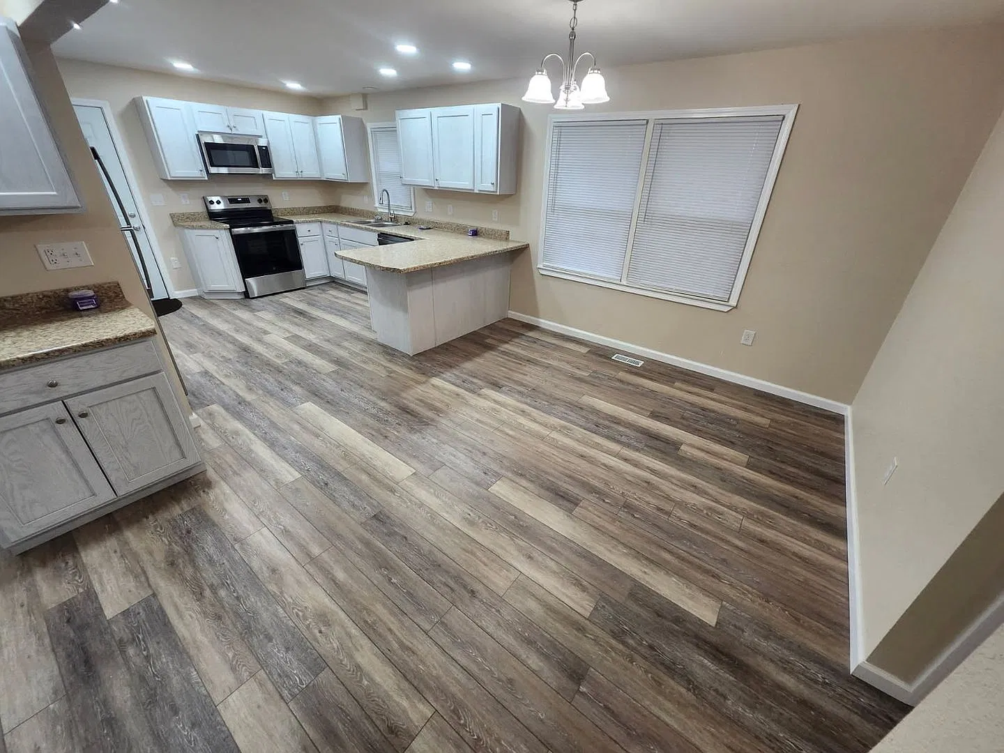 2 Bed | 1 Bath | Carport — Photo 4