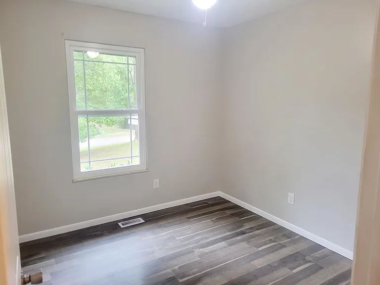 1316 E Woodshire Dr — Photo 14