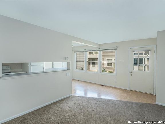 5th image of 5 Eagle Ln