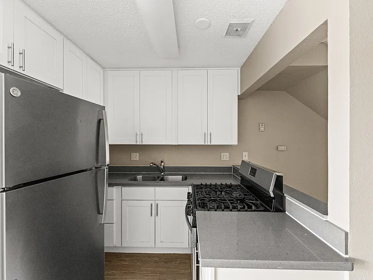 McFadden Apartments — Photo 4