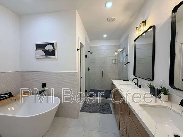 2706 Cochran St — Photo 15