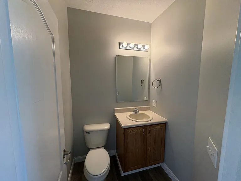 1021 S Center St #2 — Photo 2
