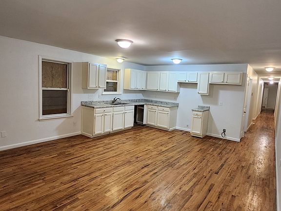 4th image of 1014 Oakland Dr SW #1