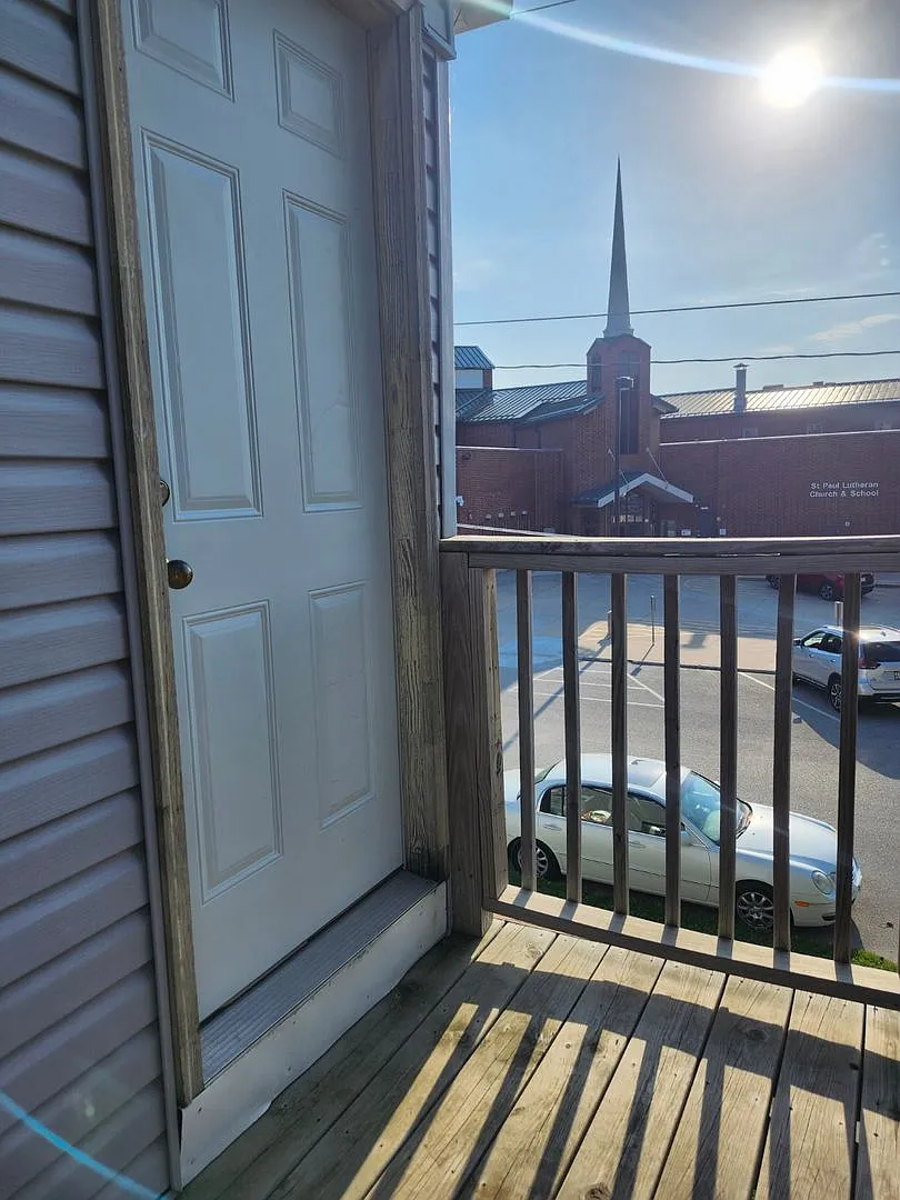 409 — Photo 4