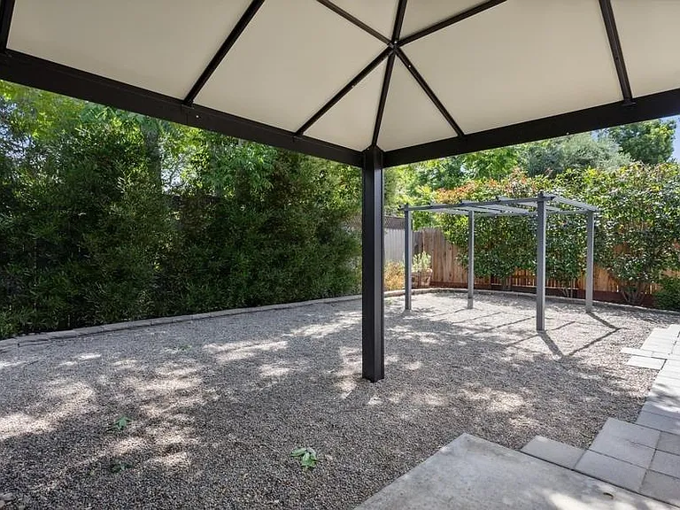 46 Diggins Dr — Photo 18