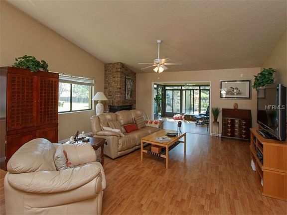 4th image of 557 Darby Way