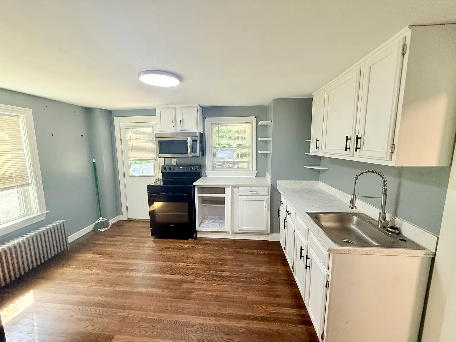 1 bed, $2,100 — Photo 4