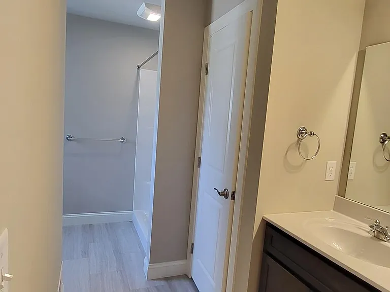 Master Bedroom's Private Full Bathroom