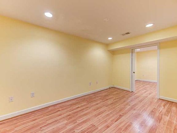 3rd image of 3283 Tayloe Ct