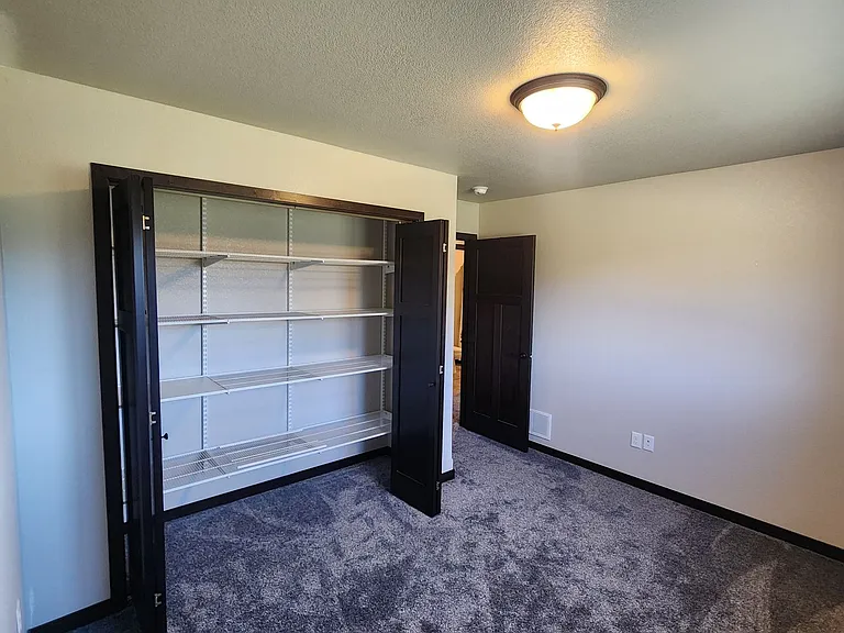 557 Mace Dr — Photo 22