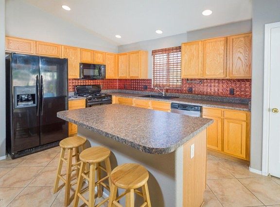 2nd image of 2882 W Medallion Dr