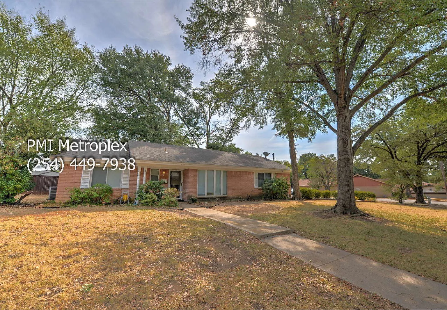 4 bed, 2.0 bath, 1489 sqft, $2,295 — Photo 1