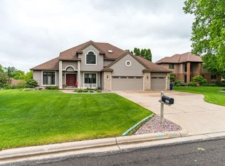 631 L Hauser Rd, Onalaska, WI 54650