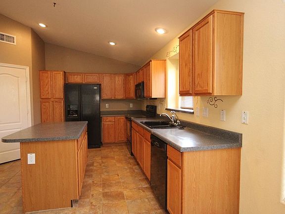 3rd image of 102 E Clairidge Dr