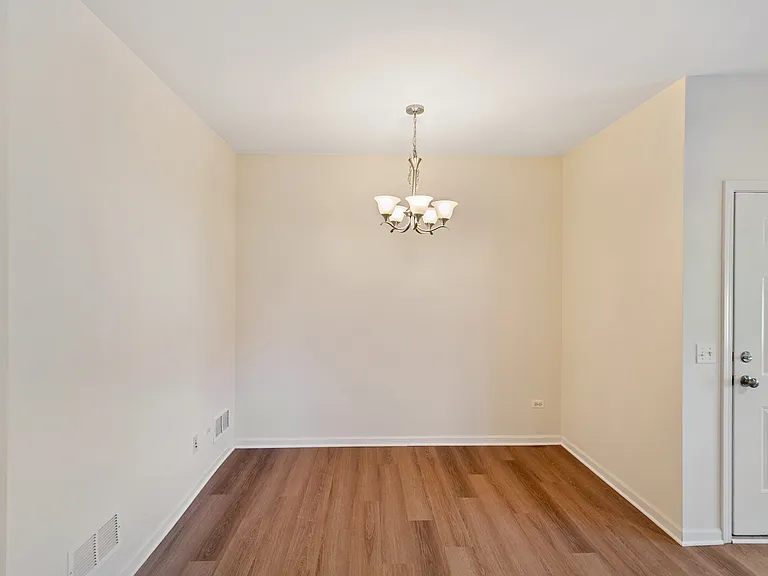 1137 Mount Vernon Dr — Photo 8