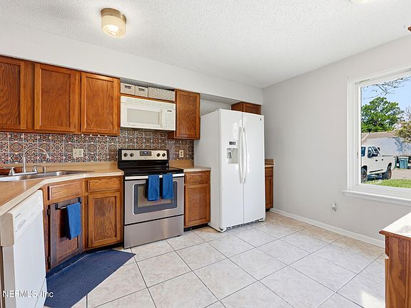 3rd image of 11257 SHADY GLEN Drive
