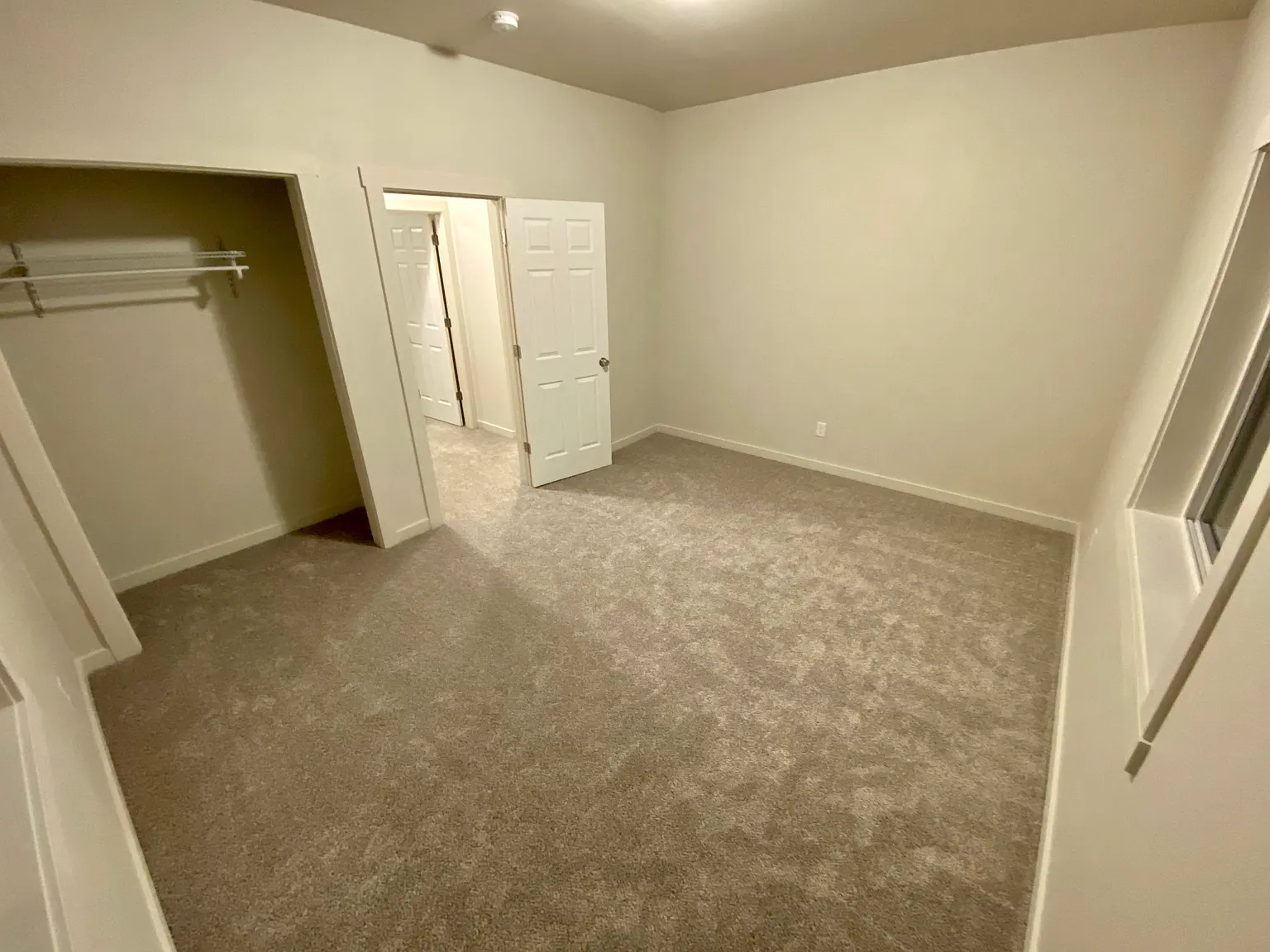 2 bed, 900 sqft, $1,650 — Photo 2