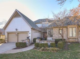 72 Le Mans Ct, Prairie Village, KS 66208