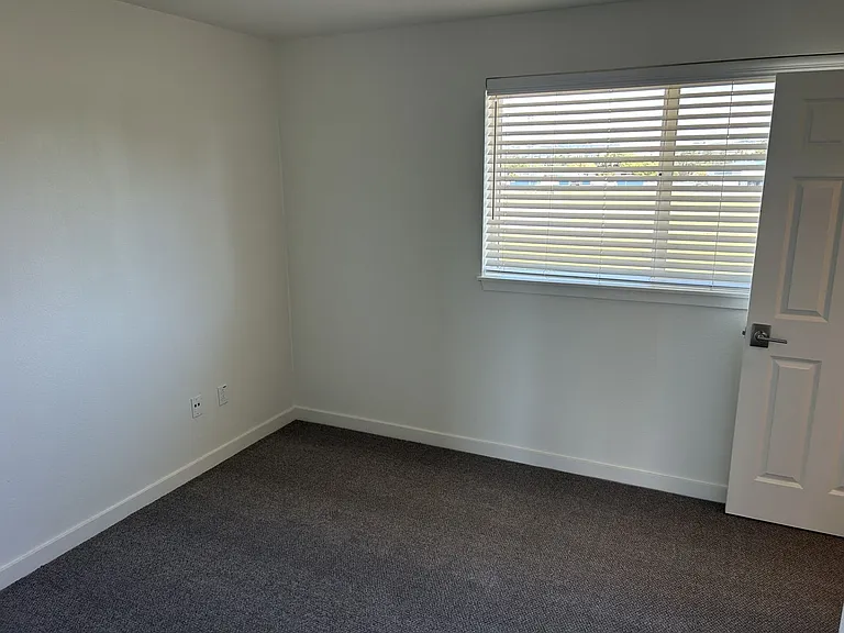 445 Southwest Blvd #11 — Photo 13