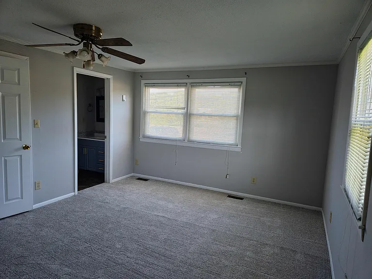 5730 Flint St — Photo 12