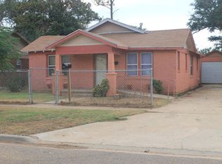 1305 Milwaukee St, Plainview, TX 79072