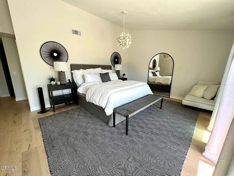1609 Woodglen Ln — Photo 9