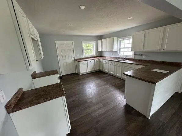 4557 Hendron Rd, Paducah, KY 42003