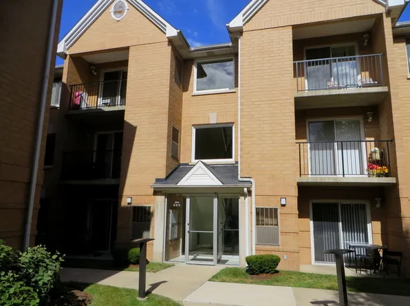 8700 W Evelyn Ln APT 106F, Chicago, IL 60656