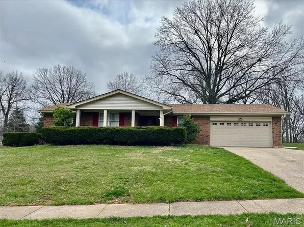 414 Imperial Ct, O'Fallon, MO 63366